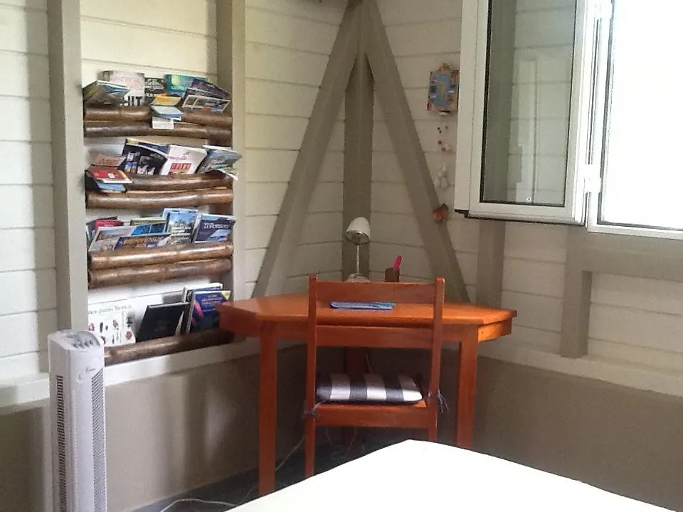Bungalow Le Manikou 르 로베르 0*,